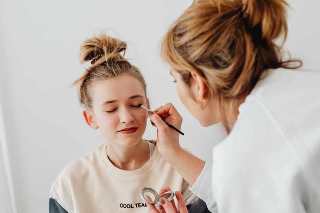Makeup-for-teenage-Beginners.jpg