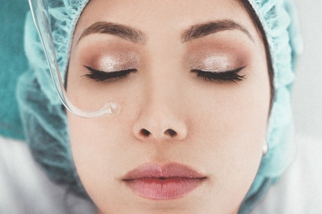 The-New-Era-Of-Cosmetic-Surgery-How-Honesty-And-Natural-Results-Are-Transforming-The-Industry.jpg