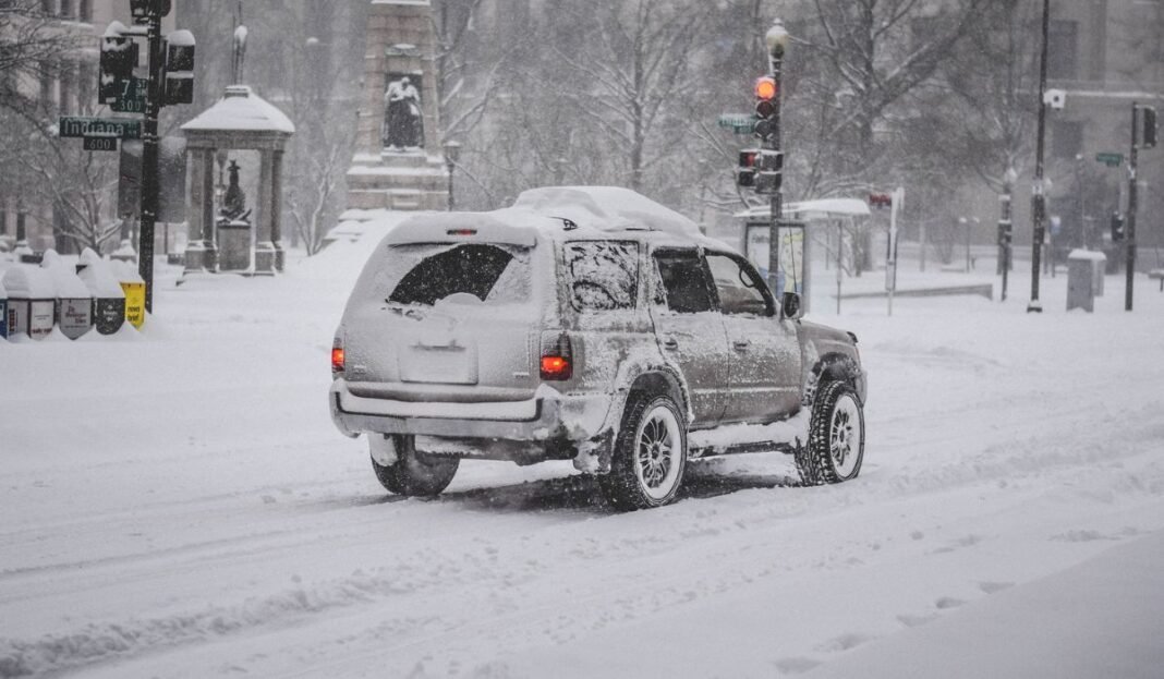 Indiana Issues Emergency Travel Warnings as Winter Storm Disrupts Thanksgiving Weekend